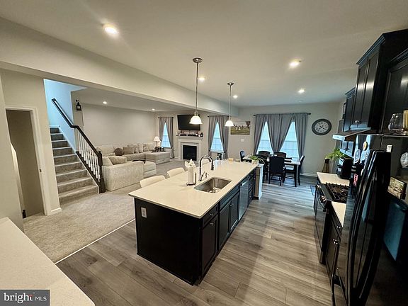 2nd image of 203 Braeburn Dr