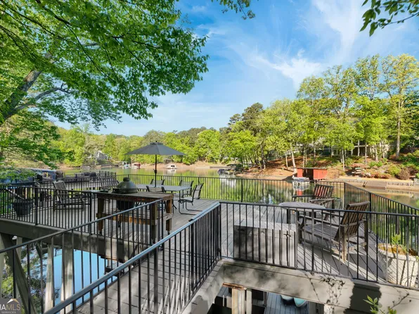 606 Hilltop Ln, Berkeley Lake, GA 30096