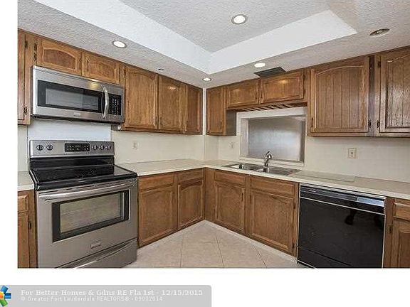 4th image of 3200 Port Royale Dr N APT 504