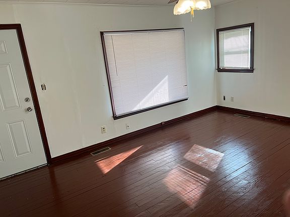4th image of 1001 E Thompson Ave