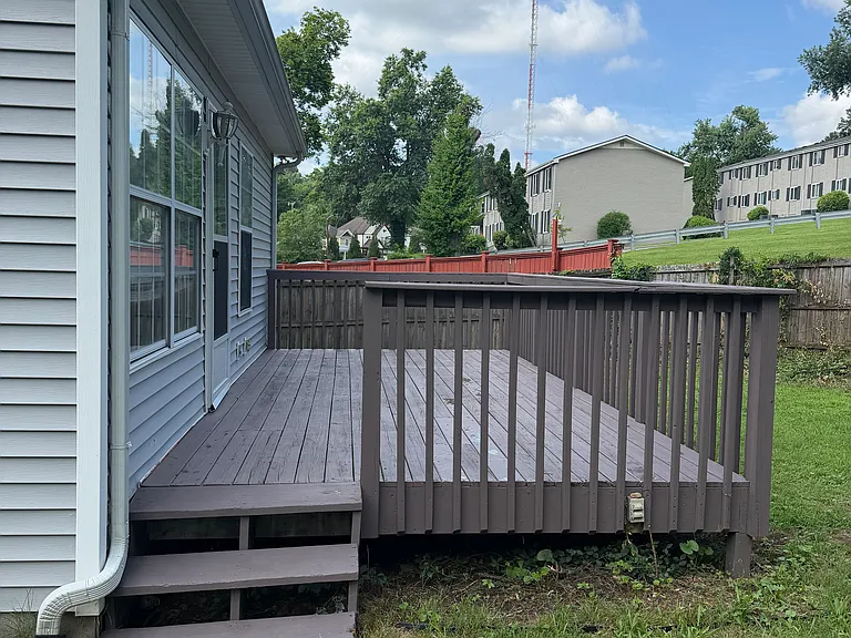 522 Bellmore Pl — Photo 12