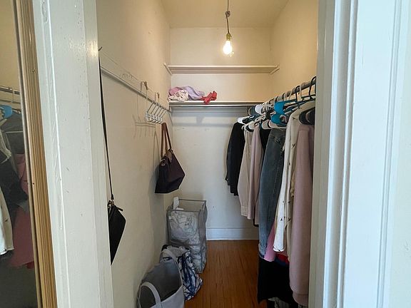 2nd image of 1258 W Albion Ave APT 3A