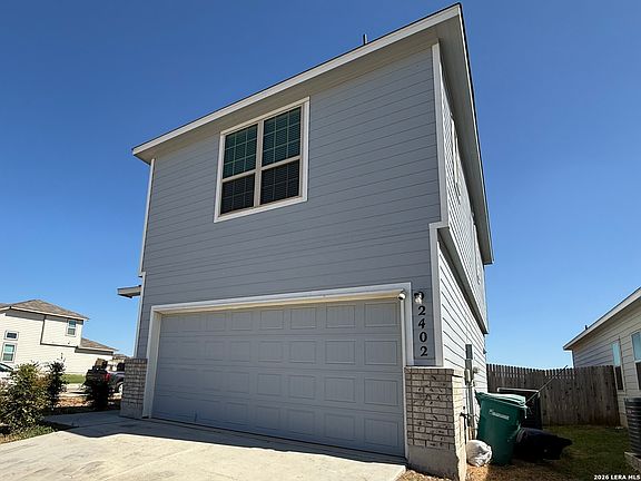 3rd image of 2402 PINK PEARL DR