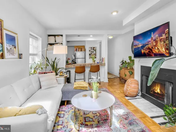 1710 Wallace St #E, Philadelphia, PA 19130