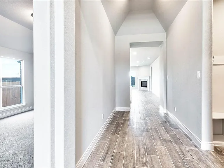 1730 Holmwood Dr — Photo 13