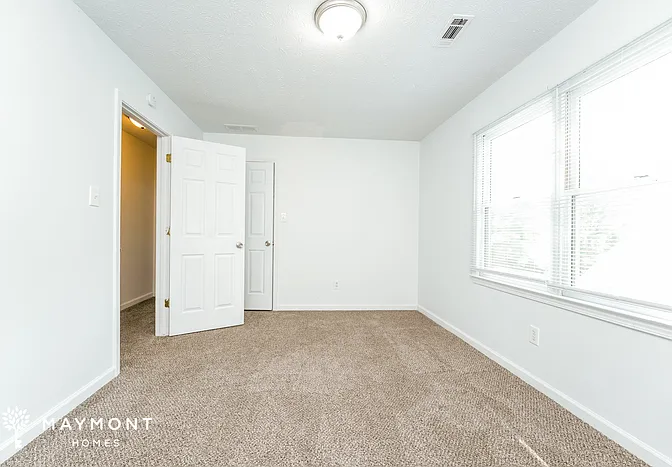 160 Princeton Way — Photo 13