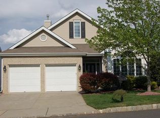 12 London Dr, Monroe Twp, NJ 08831