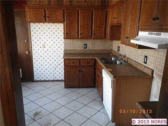 5th image of 458 E 142nd Pl