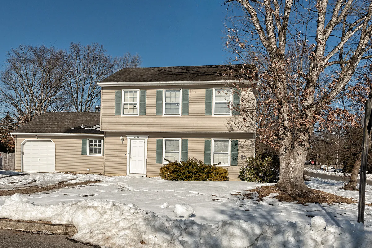 Photo 1 of 18 - 1431 Pueblo Ct - Toms River, NJ Primary Photo - 1431 Pueblo Ct