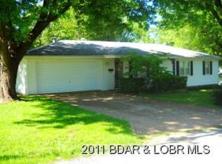 702 N Vernon Dr, Eldon, MO 65026