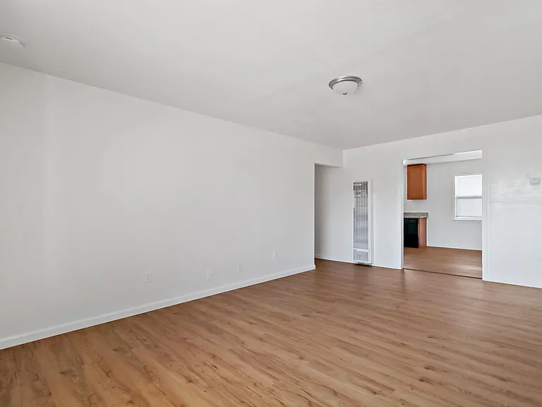 2642 35th Ave #C — Photo 17