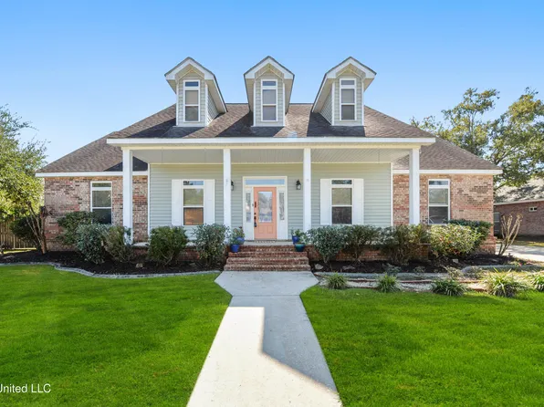 123 Seabrook Dr, Waveland, MS 39576