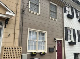 245 Hanover St