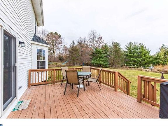 4th image of 43 Brook Dr