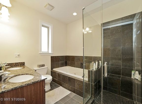5th image of 1929 N Sawyer Ave Unit 2S