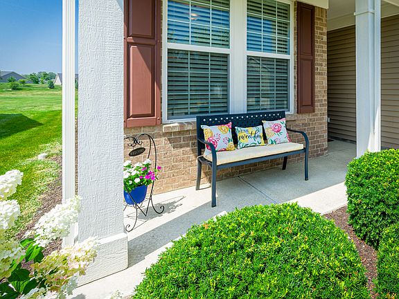 3rd image of 4917 Silverbell Dr