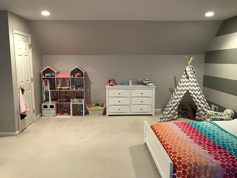 Oversized bedroom/Office/Playroom