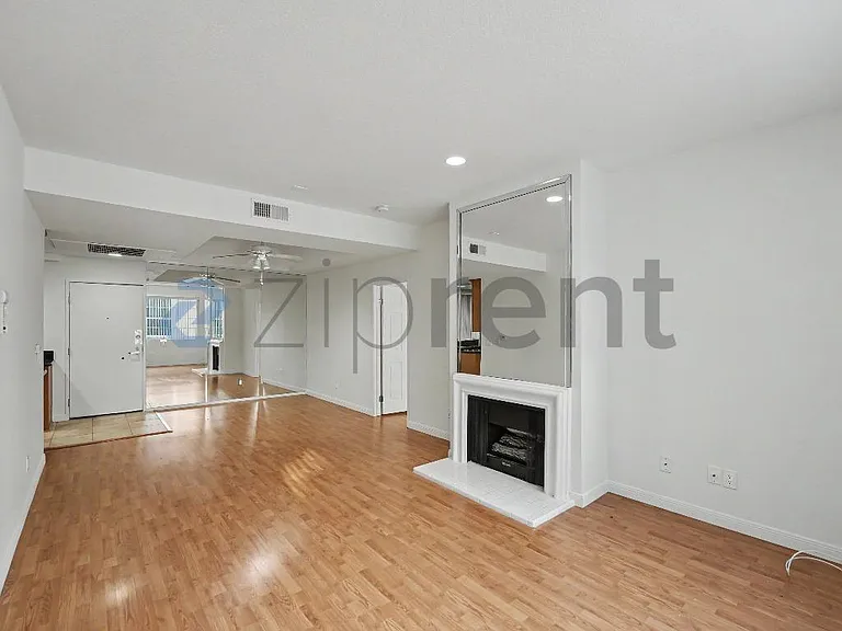 5051 Rosewood Ave #106 — Photo 9