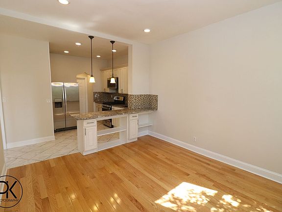 4th image of 69 Engert Ave APT 3R