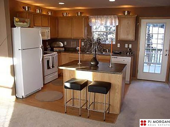 5th image of 6015 N 167th Terrace Plz