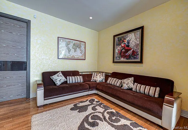 37 Crescent Cove Cir — Photo 15