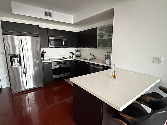 5th image of 90 SW 3rd St APT 2302