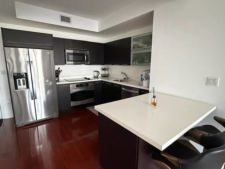 90 SW 3rd St #2302 — Photo 5