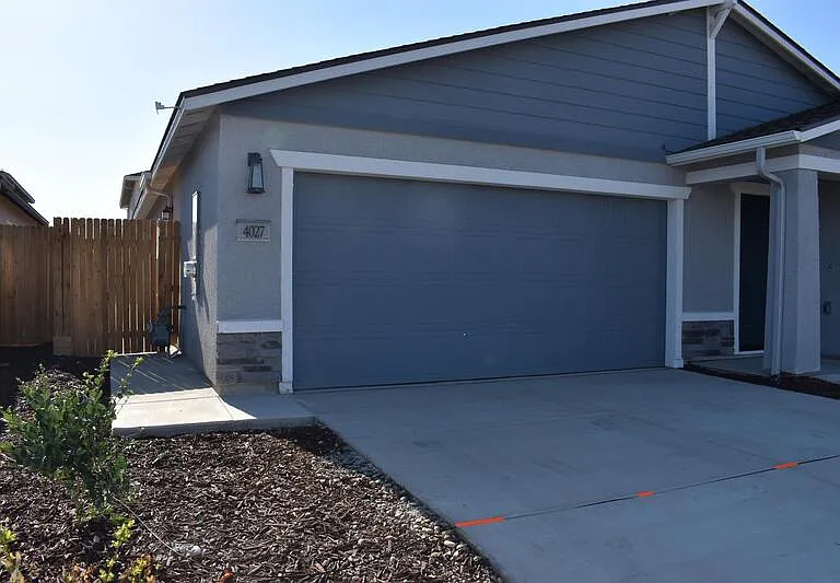 4027 Bayonet Dr — Photo 3