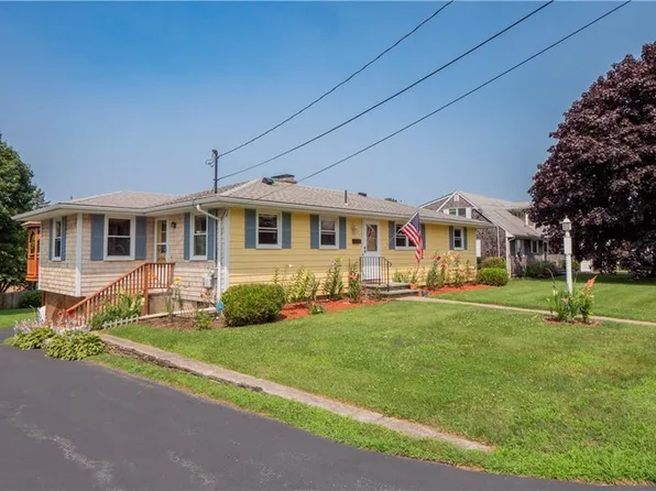 335 Mail Coach Rd, Portsmouth, RI 02871