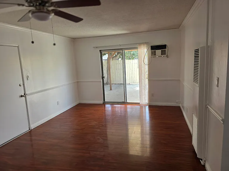 938 S Gilbuck Dr #E — Photo 4