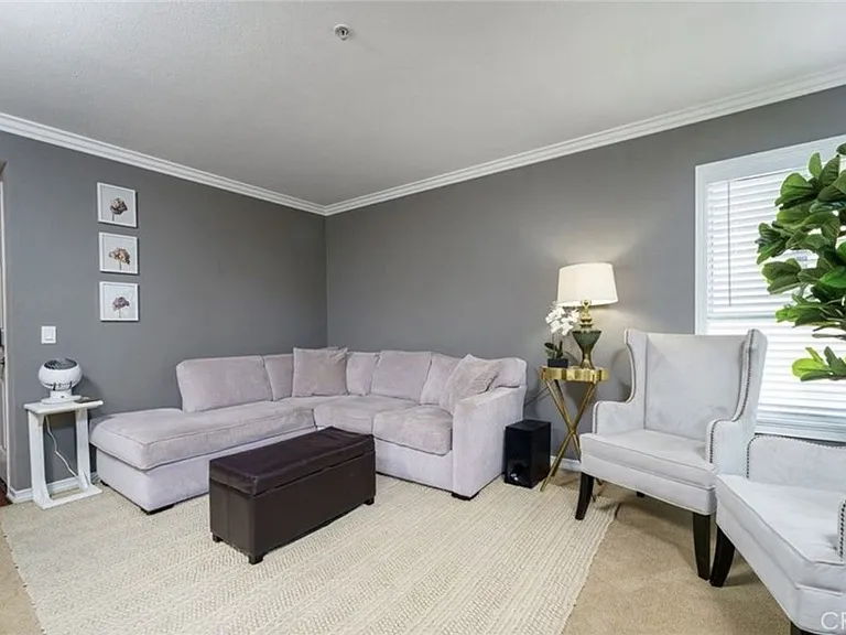 60 Corniche Dr #F — Photo 4