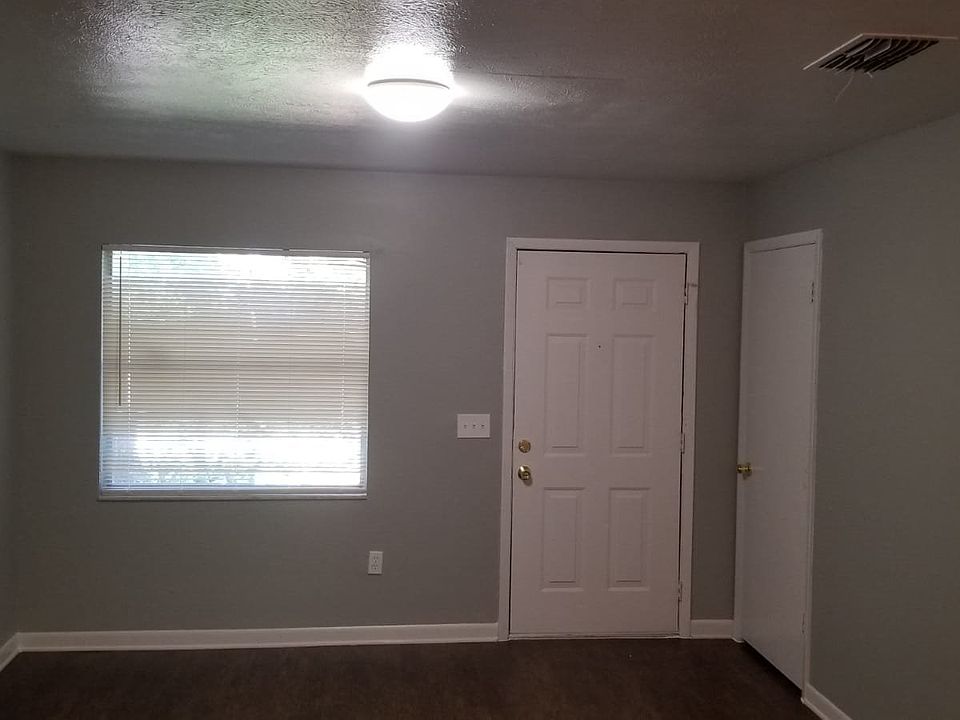 1st image of 8713 N 48th St #B