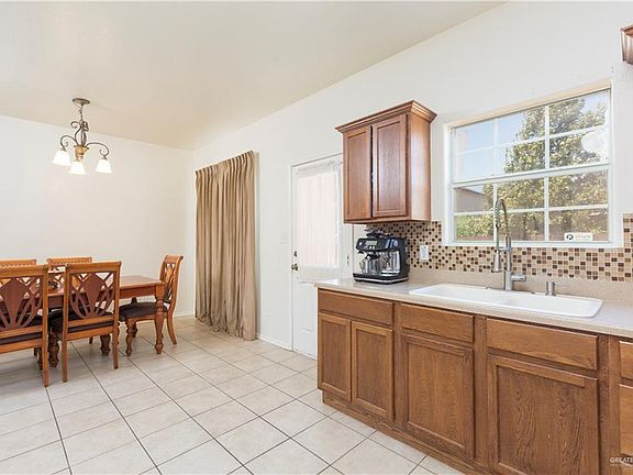 4th image of 4909 N 47th St