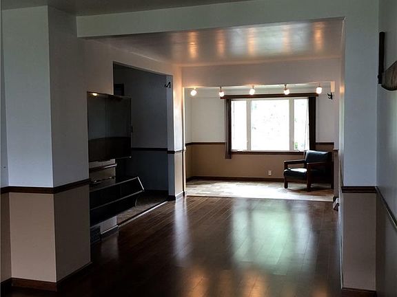 2nd image of 146 Sheffield Ave