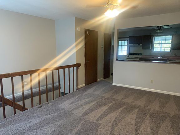 3rd image of 127 Ridgecrest Cir #A