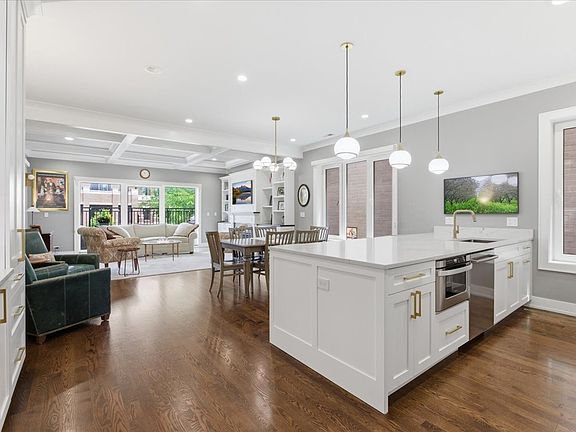 2nd image of 1321 W Wrightwood Ave #3