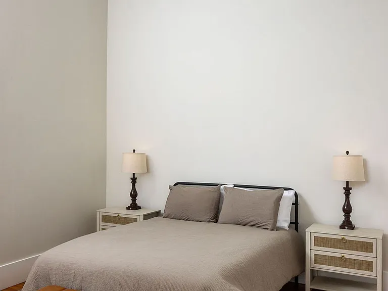 200 Barrett St — Photo 17