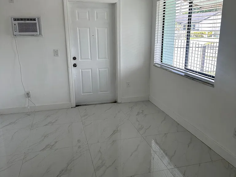 19817 SW 123rd Pl #A — Photo 2