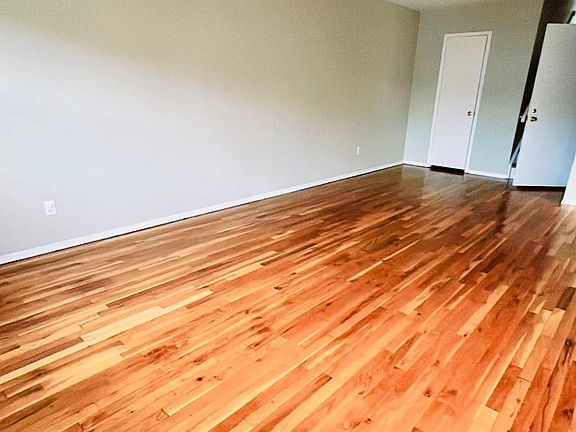 3rd image of 214-16 Waters Edge Dr #2F