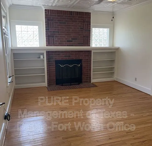 501 E Monroe St — Photo 1