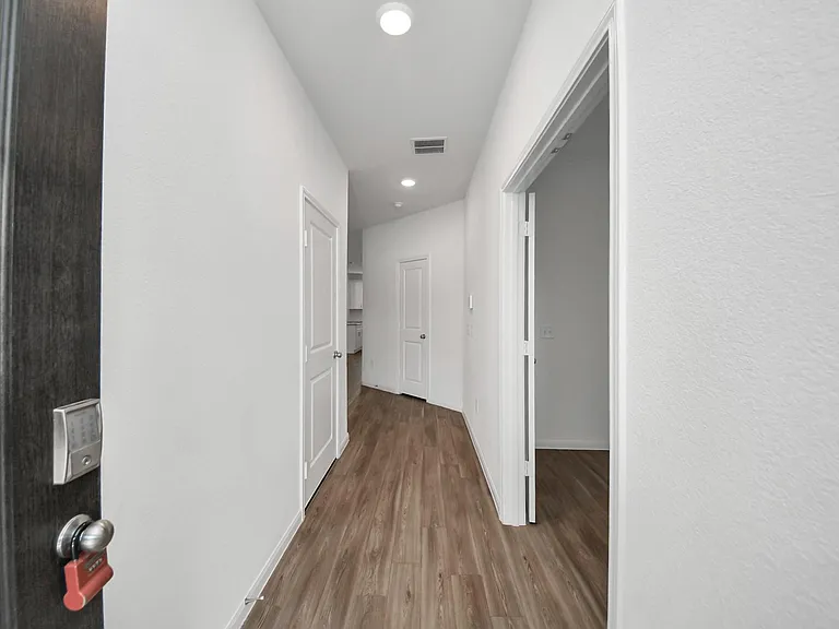 1325 Grass Bend Dr — Photo 8