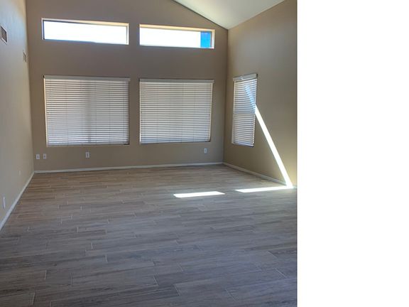 2nd image of 1459 E Holiday Dr