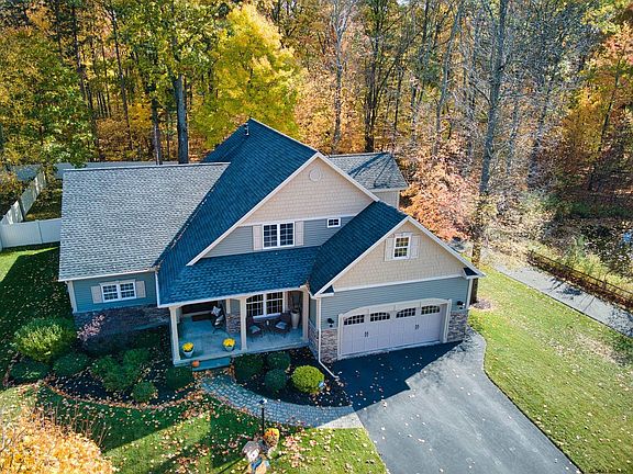 2nd image of 9 Balsam Way