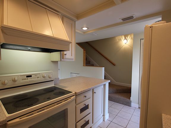 5th image of 1901 Indian River Blvd Unit 202