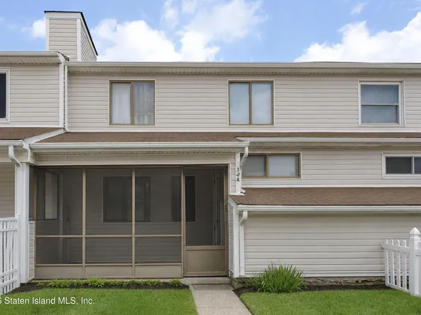 34 Marc St #A, Staten Island, NY 10314