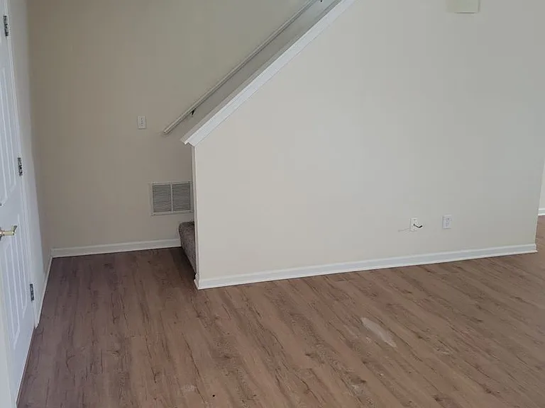 4522 Waterloo Dr — Photo 11