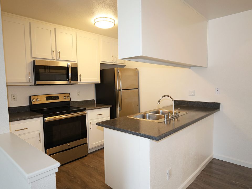1st image of 7434 Auburn Oaks Ct APT 40