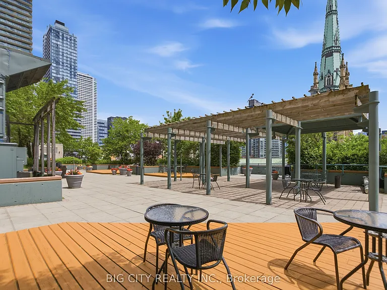 92 King St E #803 — Photo 15