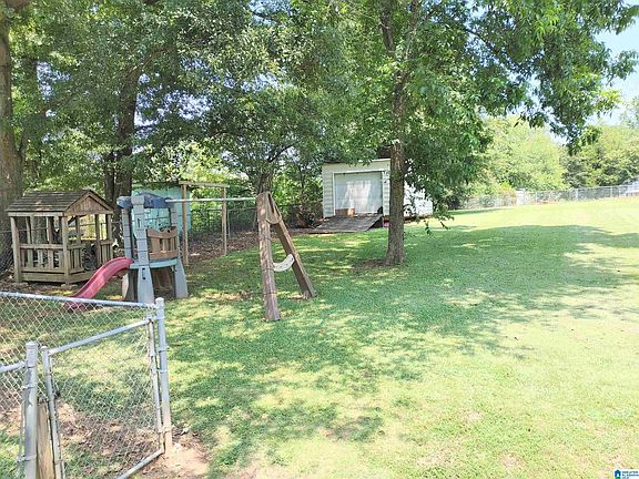 4th image of 583 Forest Hills Dr
