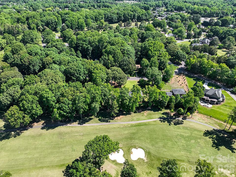 2nd image of 3713 Saint Regis Dr